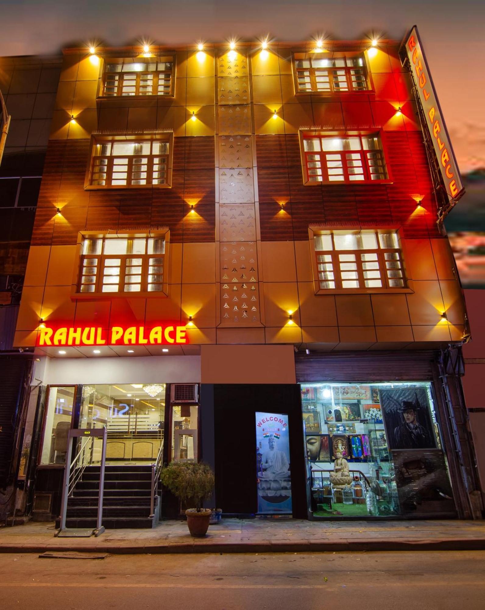 Rahul Palace By Golden Tree Near Metro Station And Ajmal Khan Market New Delhi Eksteriør billede
