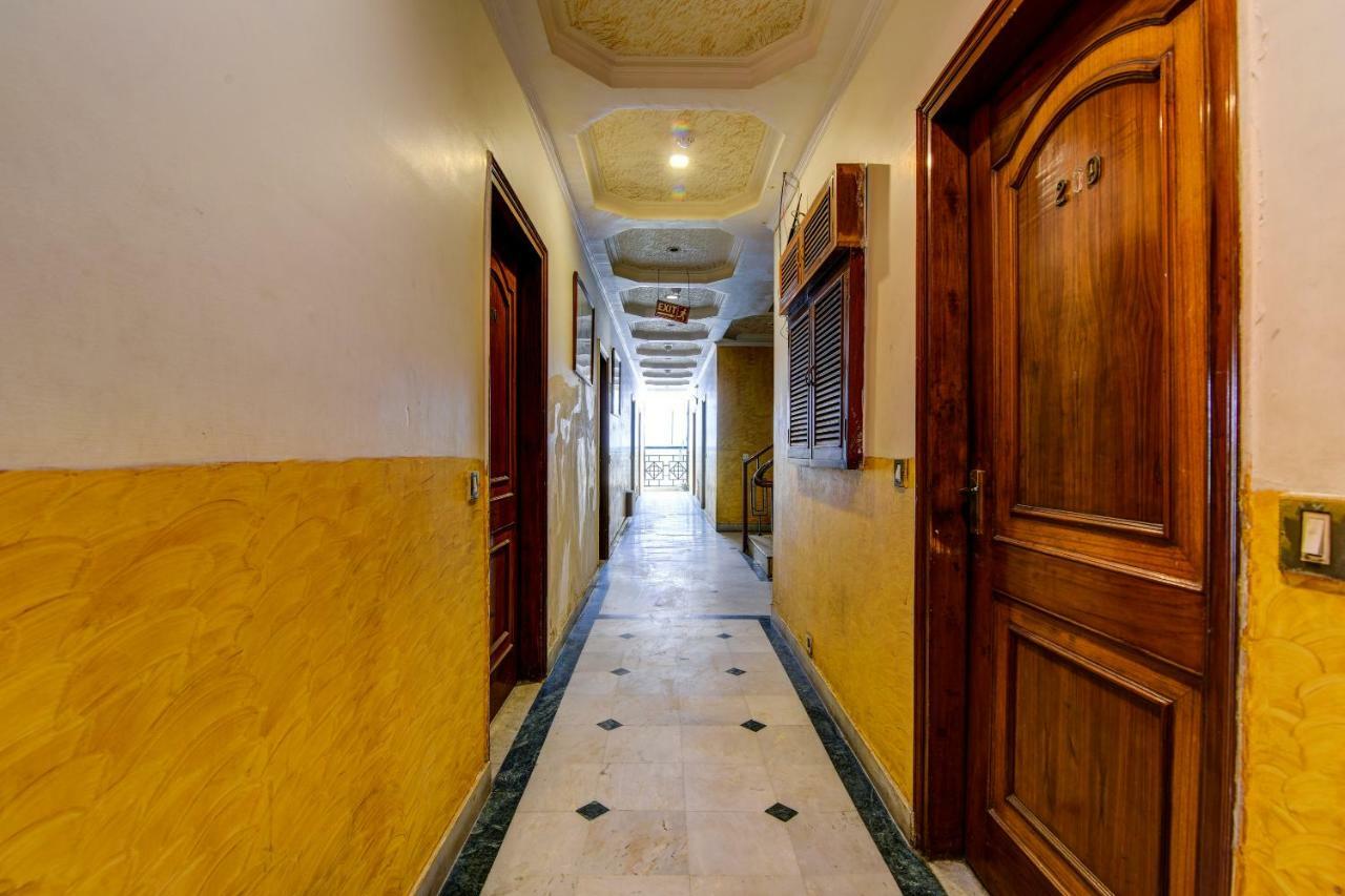 Rahul Palace By Golden Tree Near Metro Station And Ajmal Khan Market New Delhi Eksteriør billede