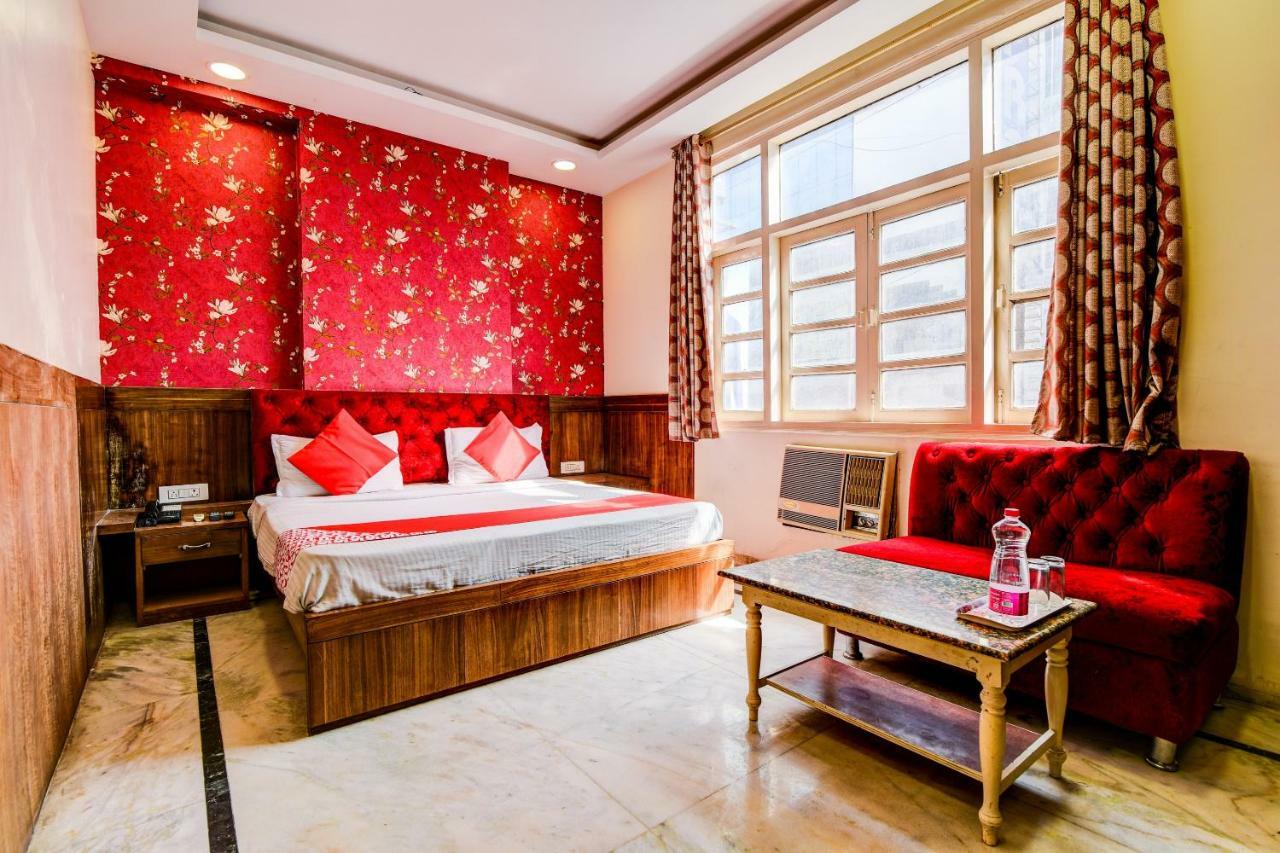 Rahul Palace By Golden Tree Near Metro Station And Ajmal Khan Market New Delhi Eksteriør billede