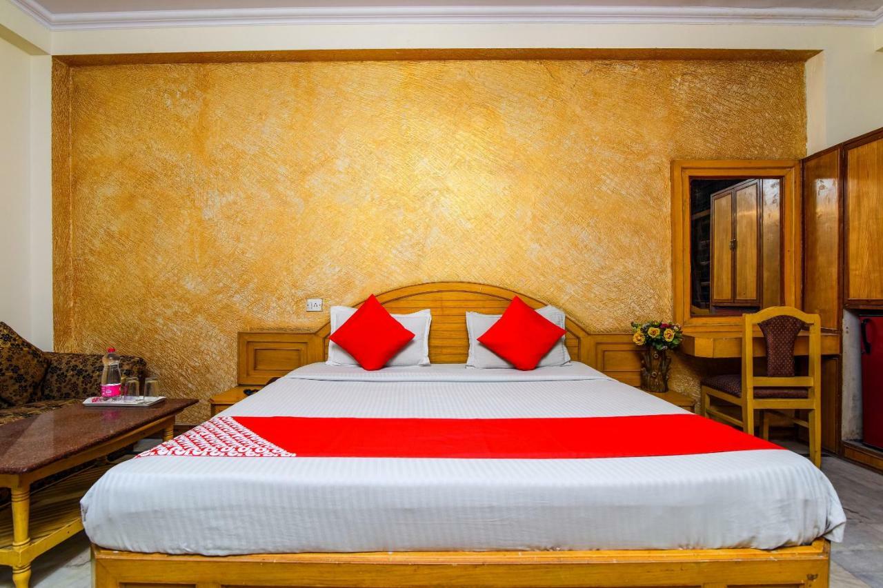 Rahul Palace By Golden Tree Near Metro Station And Ajmal Khan Market New Delhi Eksteriør billede